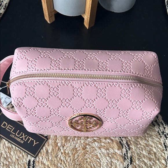 Pink Embossed Women's Bag - Picture 2 of 4